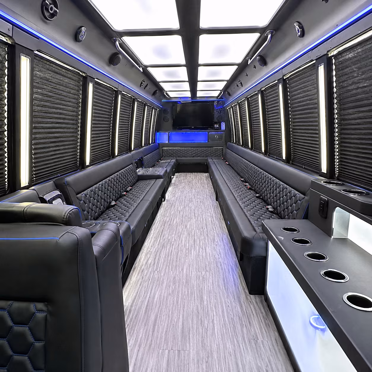 airport shuttle buses for tour groups visiting greater miami from hialeah