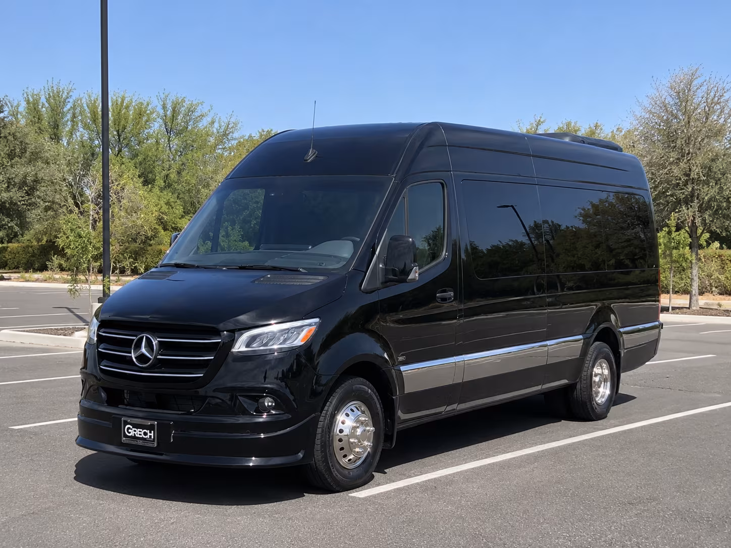 book group transportation for your next airport transfer 4
